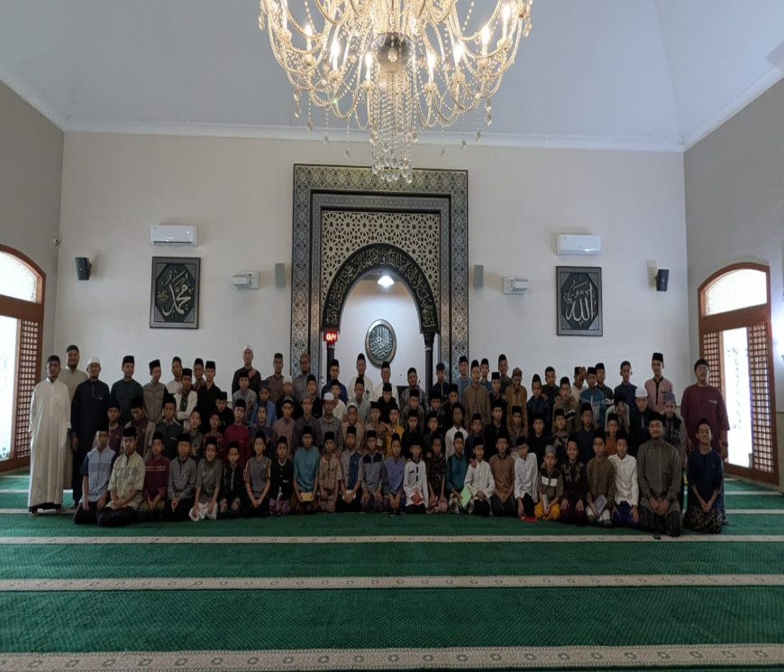 Berbagi ilmu mutu dan hikmah bersama para santriwan  penghafal Quran