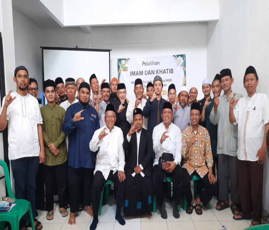 Peningkatan Kompetensi dan Kaderisasi Umat melalui Pelatihan Imam dan Khatib